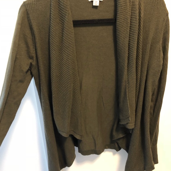 *SOLD* Like New Textured Olive Cardigan - Picture 2 of 3